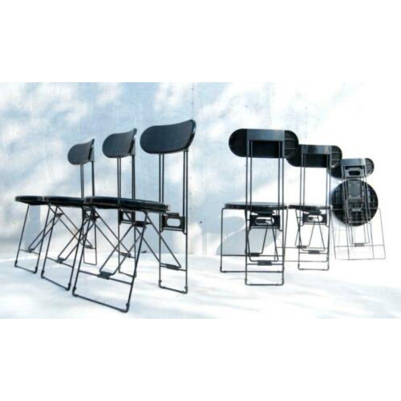 Cricket Chairs Andries van Onck & Kazuma Yamaguchi voor Magi