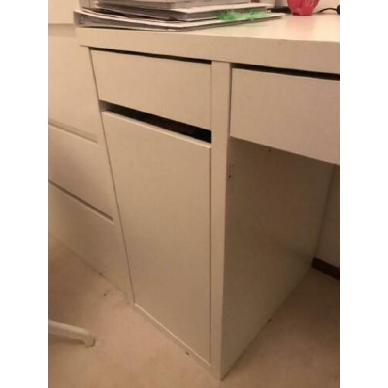 Micke bureau