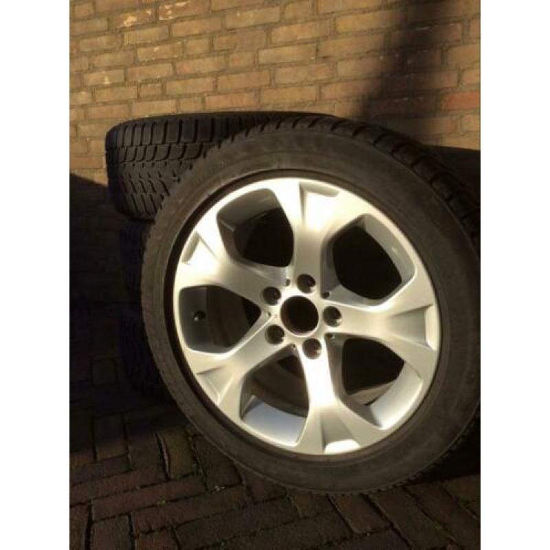 Winterbanden met l.m. velgen voor BMW X1