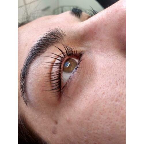 Hennabrows en lashlift