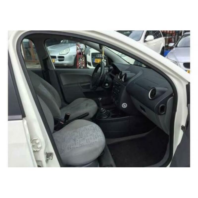 Ford Fiesta 1.4 16V Ambiente