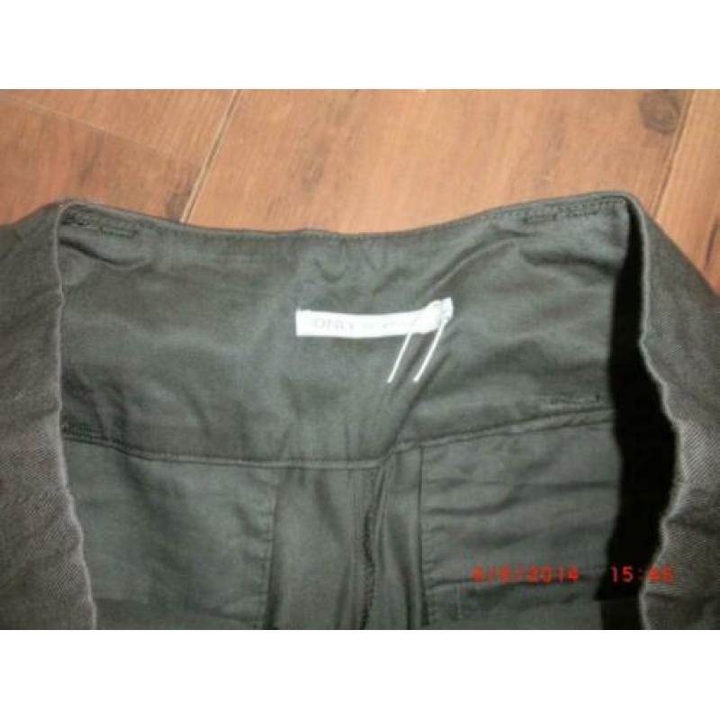 Leuke nieuwe baggy only broek maat 36.