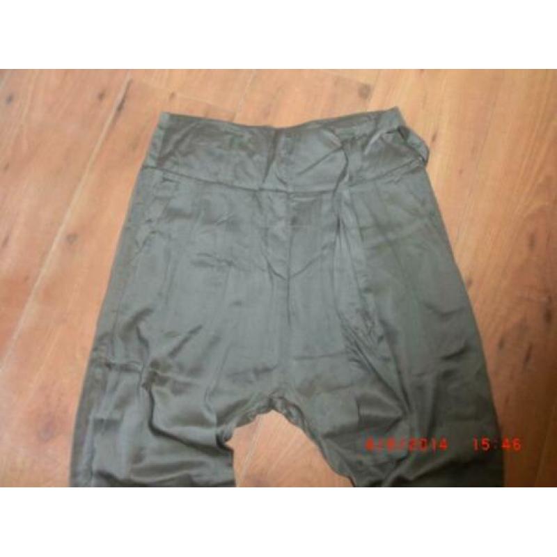 Leuke nieuwe baggy only broek maat 36.