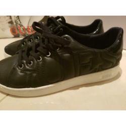 Guess sneakers (Nieuw in doos)