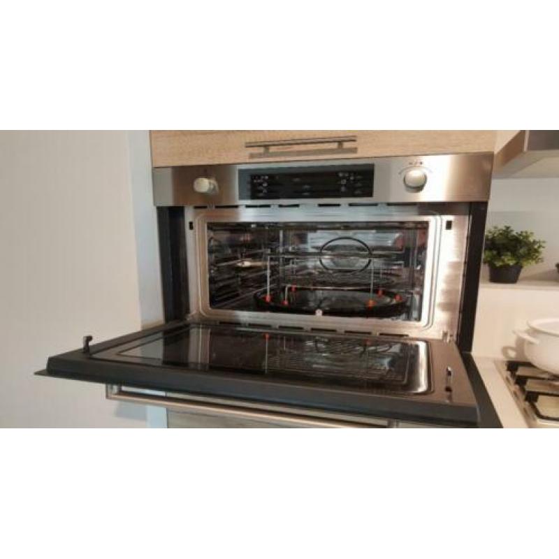 DH014 Duitse Nobilia hoekkeuken. Showroommodel.