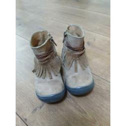 Super leuke (woeffies) laarsjes maat 23