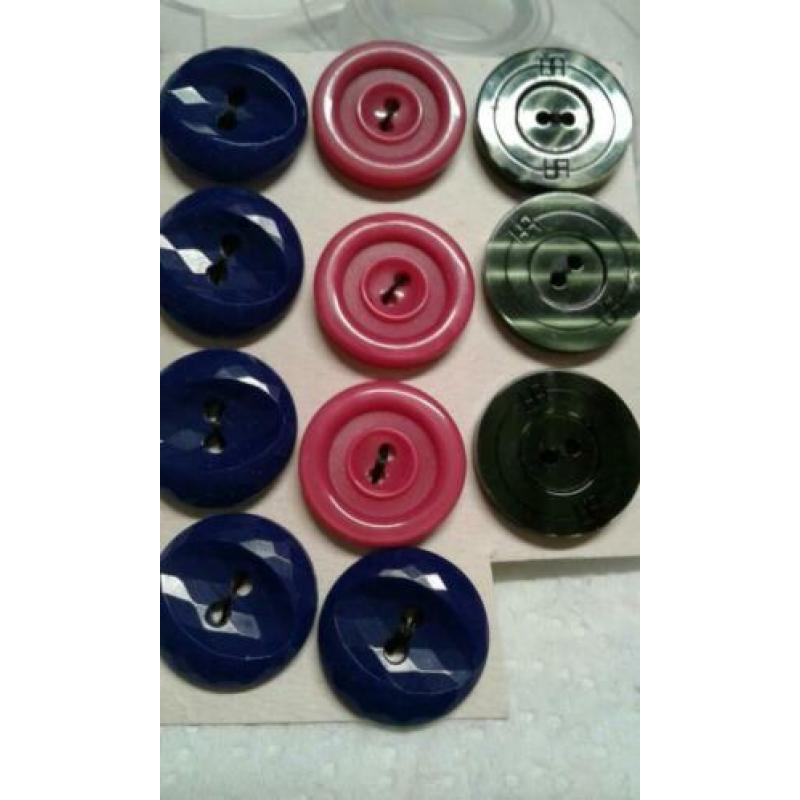 Mooie oude knopen ,blauw, roze ,groen ,2 cm prachtige mix