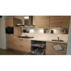 DH014 Duitse Nobilia hoekkeuken. Showroommodel.