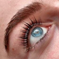Hennabrows en lashlift