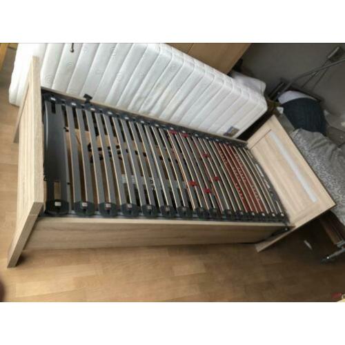 Hoog Laag bed, Ledikant Zorgbed Seniorbed.