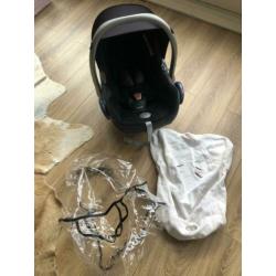 Complete maxi cosi cabriofix met 2 x de easy base 2