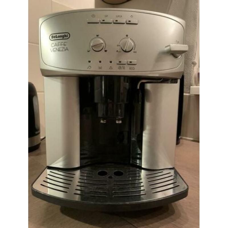 DeLonghi Caffe Venezia vol automatische koffie apparaat.