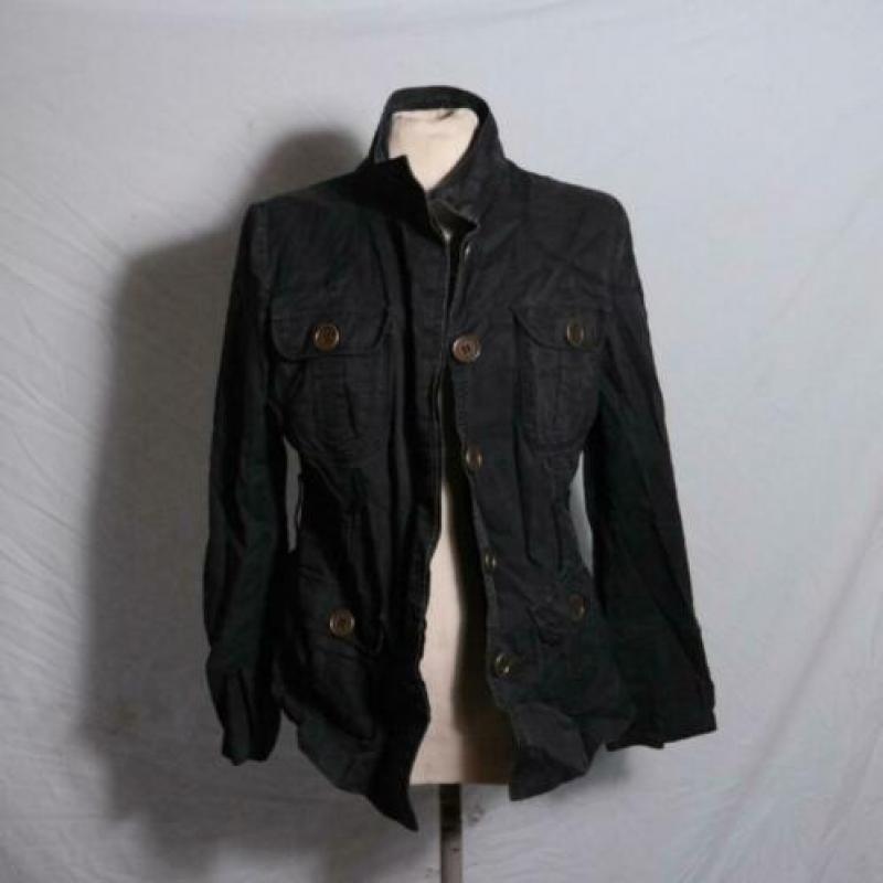 Stoer zwart jasje.Mt 38.Merk Gladies