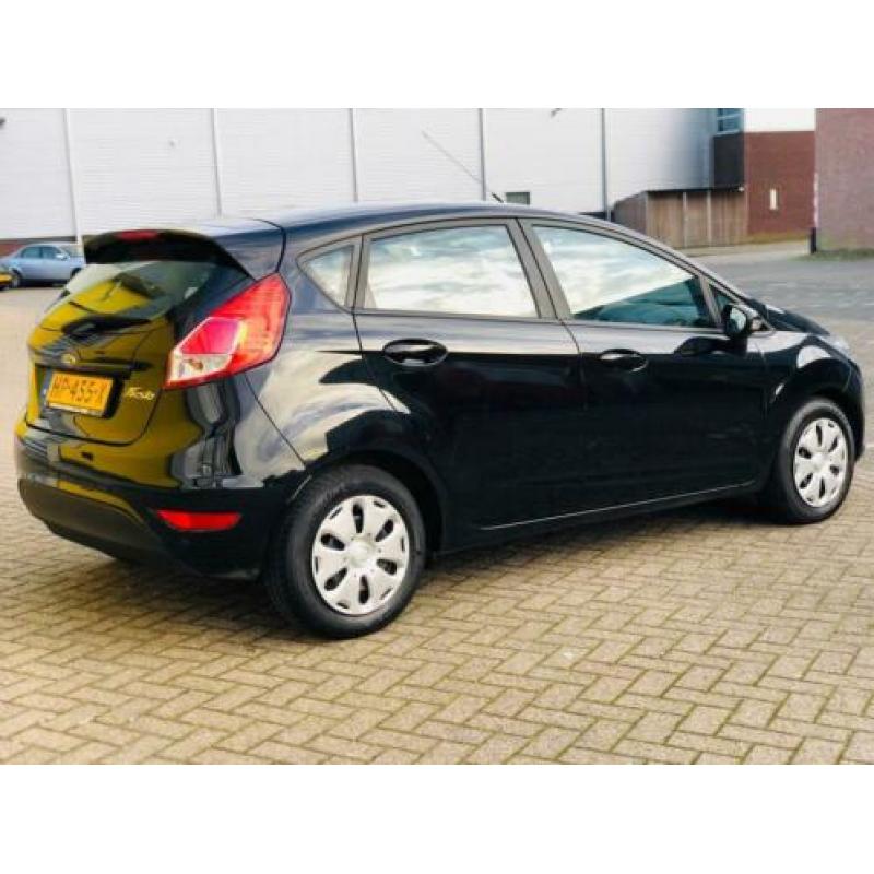 Ford Fiesta 1.5 TDCi NAP PDC NAVI LED VEEL OPTIES