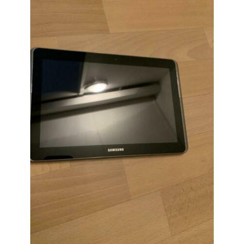 5x samsung en 1x apple tablet