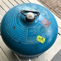 gasfles voor skottelbraai op de camping