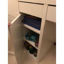 Micke bureau