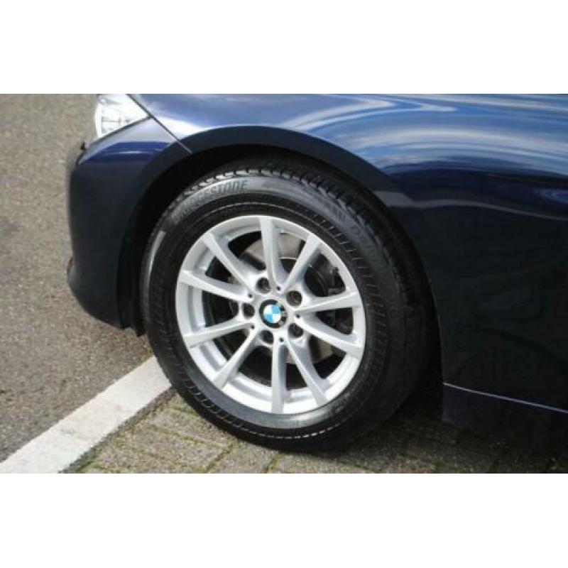 BMW 3-serie 320i High Executive LED-XENON LEDER NAVI