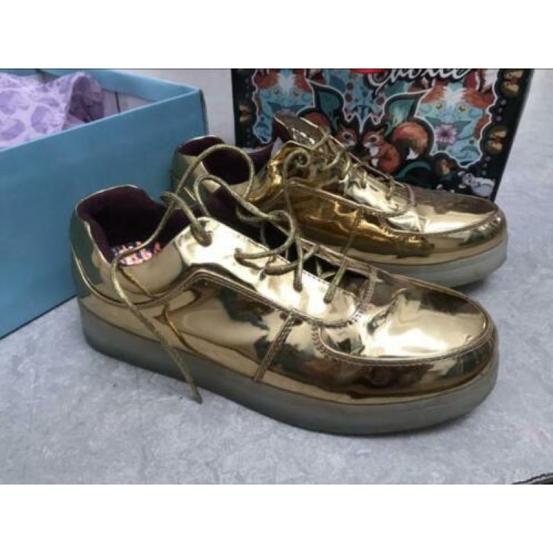 Irregular Choice gouden sneakers met licht maat 40