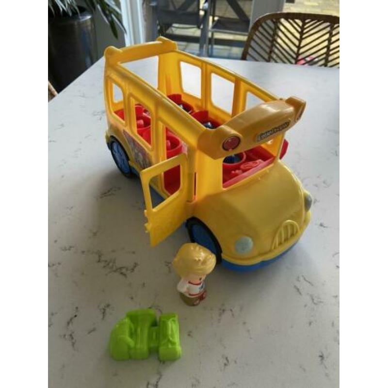 Little people dierentuin, nijlpaard, schoolbus en tractor