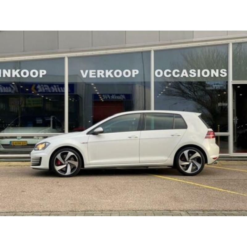 Volkswagen Golf 2.0 TSI GTI Performance | Navi | PDC | DCC