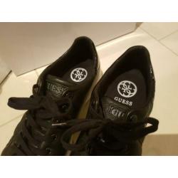 Guess sneakers (Nieuw in doos)