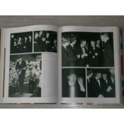 The beatles boek (een geschiedenis in beelden )