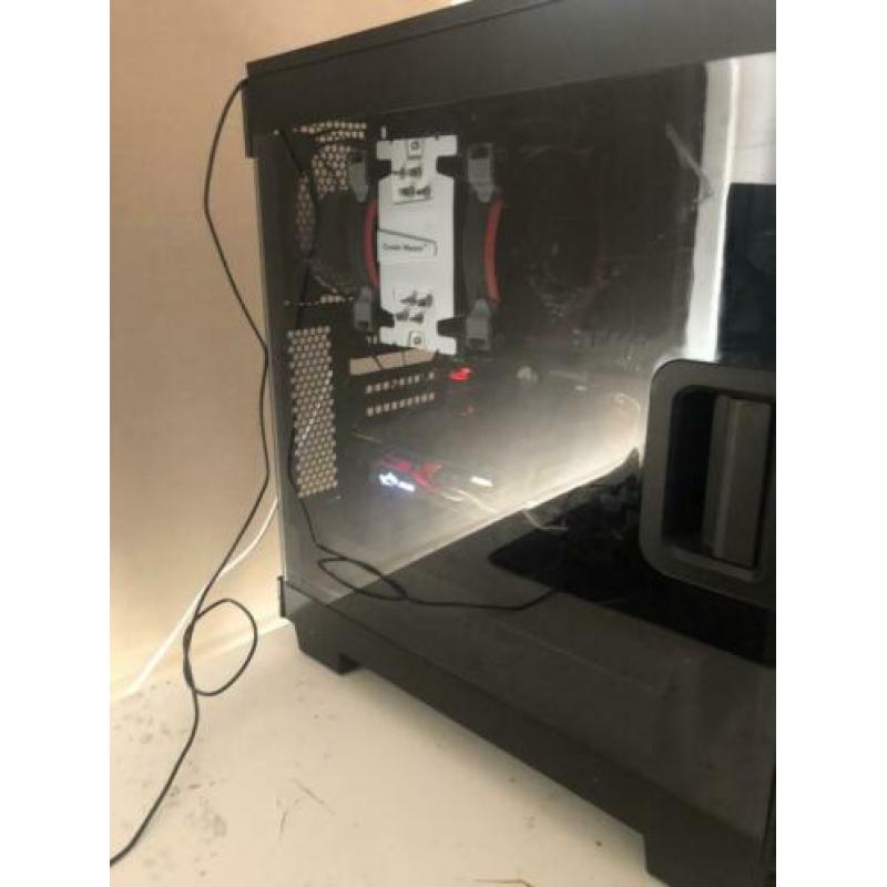 i7 4790K, GTX 960, 16gb DDR3 RAM, 240gb SSD