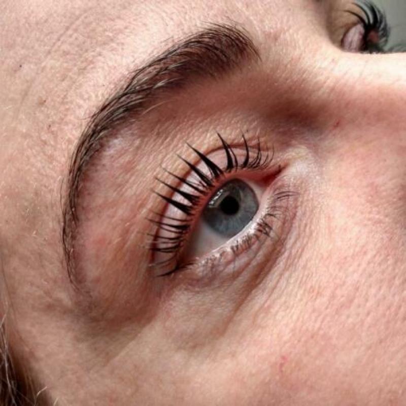 Hennabrows en lashlift
