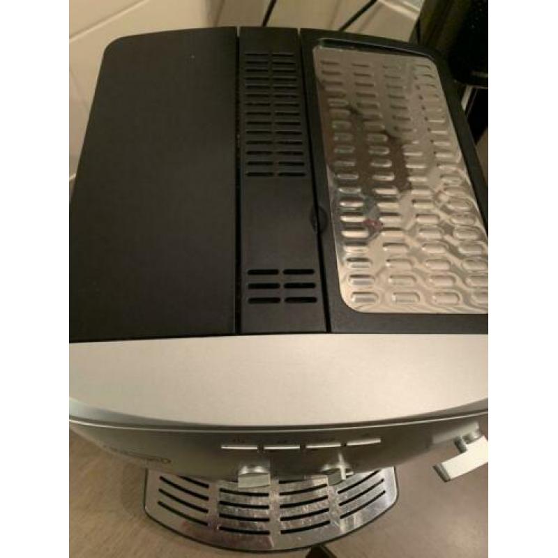 DeLonghi Caffe Venezia vol automatische koffie apparaat.