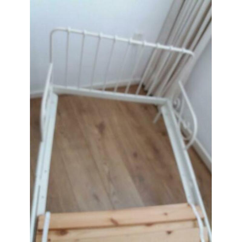 Te koop meegroeibed Ikea met 3-delig matras