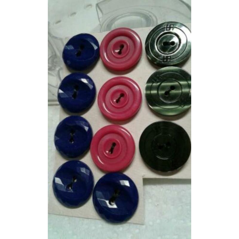 Mooie oude knopen ,blauw, roze ,groen ,2 cm prachtige mix
