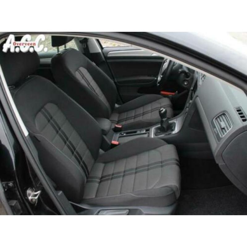 Volkswagen Golf 1.0 TSi Navi PDC Trekhaak 115pk (bj 2015)