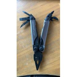 Leatherman Surge [Black & Silver] limited edition