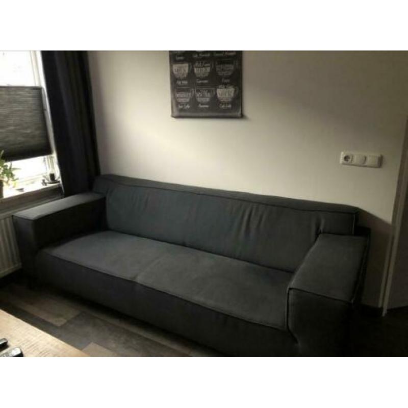 2- en 3-persoons bankstel. Kleur: Antraciet.
