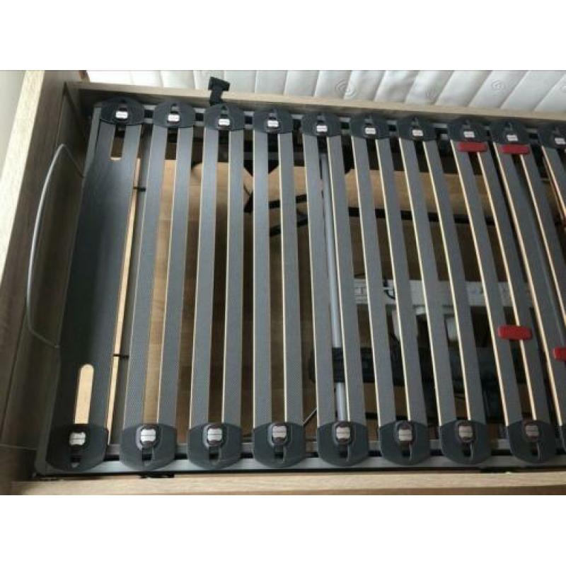 Hoog Laag bed, Ledikant Zorgbed Seniorbed.