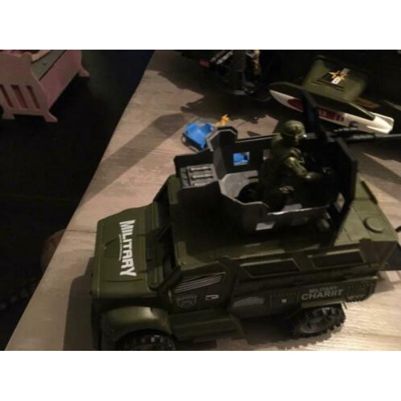 Soldier force helicopter en 2 auto’s