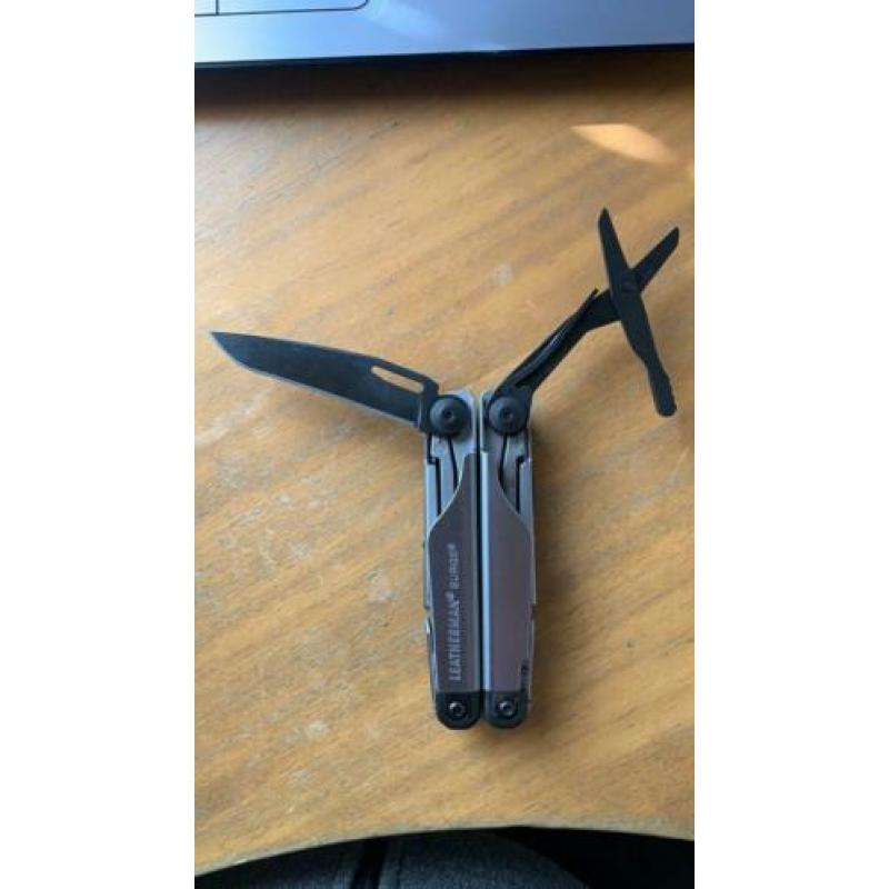 Leatherman Surge [Black & Silver] limited edition