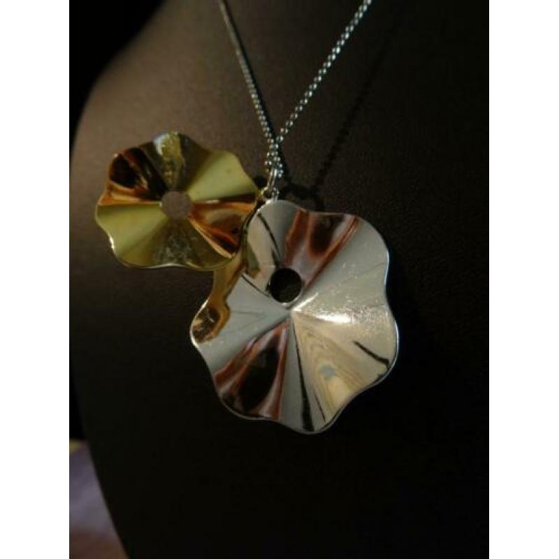 Vintage ketting met 2 kleurige hanger