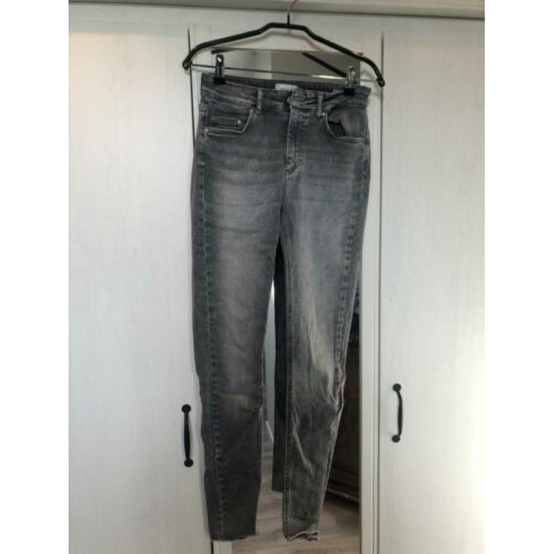 4 jeans