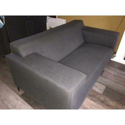 2- en 3-persoons bankstel. Kleur: Antraciet.