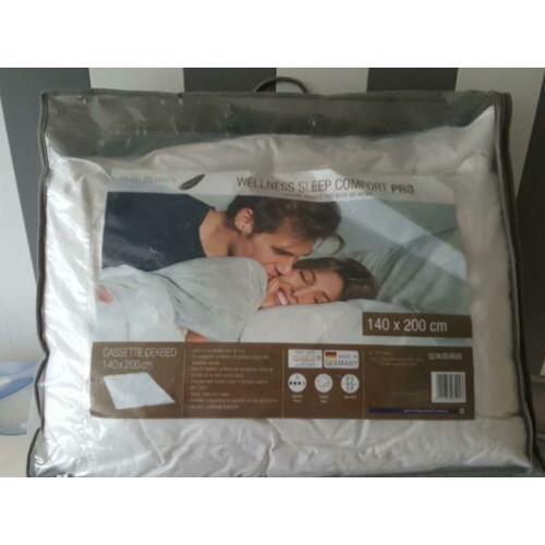Nieuw dekbed 140x200 dons/veren.