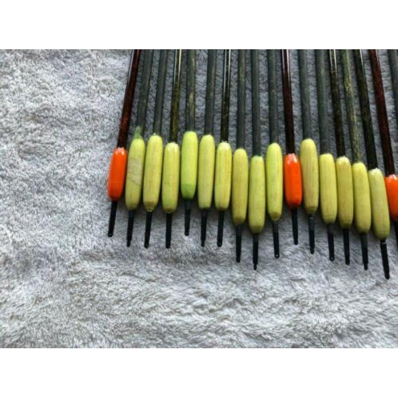 adv 233 / NIEUW mixset 25 dobbers