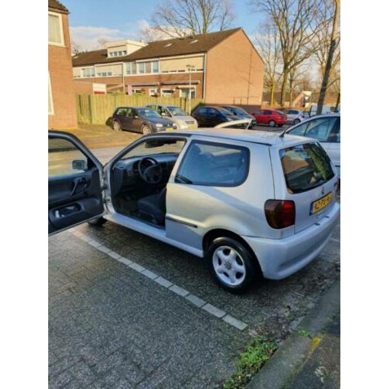 Volkswagen Polo 1.4 44KW AUT 1999 Grijs