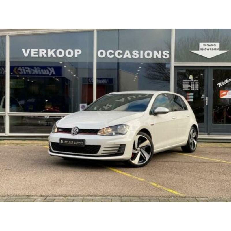 Volkswagen Golf 2.0 TSI GTI Performance | Navi | PDC | DCC