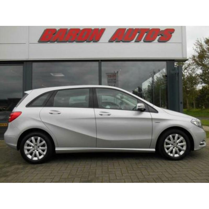 Mercedes-Benz B-Klasse 180 Ambition Automaat Leder