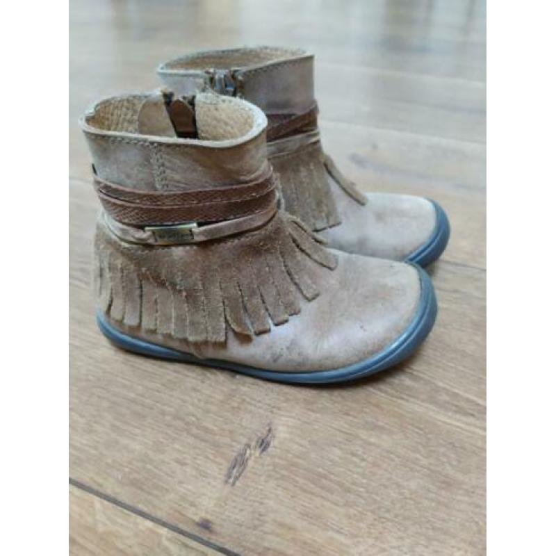 Super leuke (woeffies) laarsjes maat 23