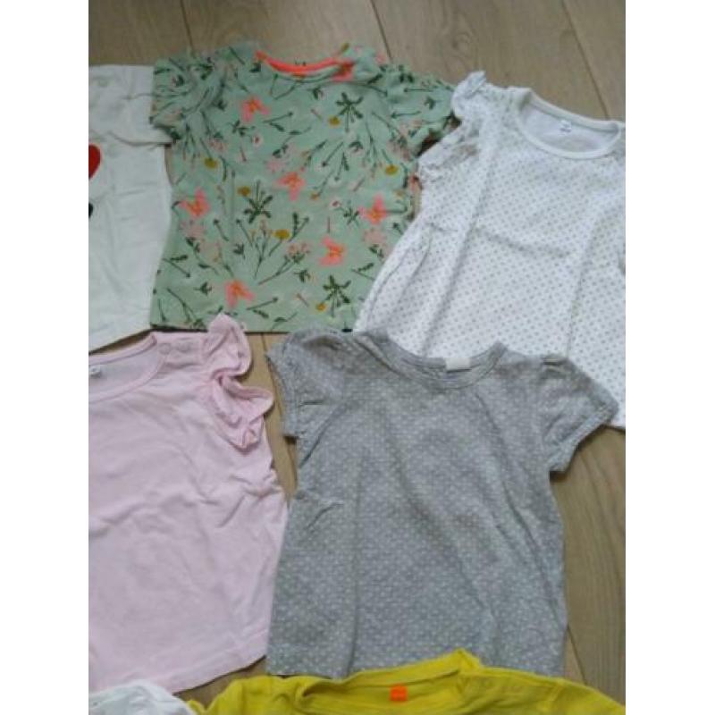 10 T-shirts maat 74. Voor 5,-