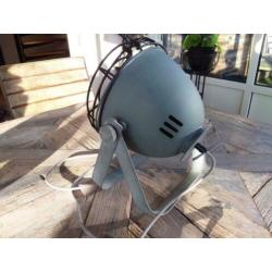 2 industriele tafel lampen , beton grijs
