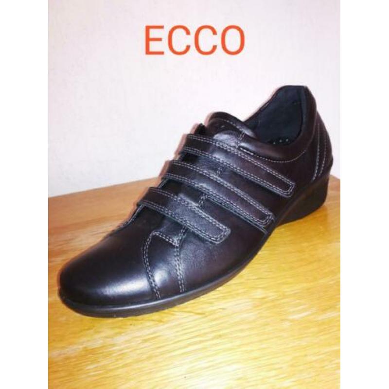 ECCO leren sneaker schoenen. NIEUW. Uitstekend. Maat 39.